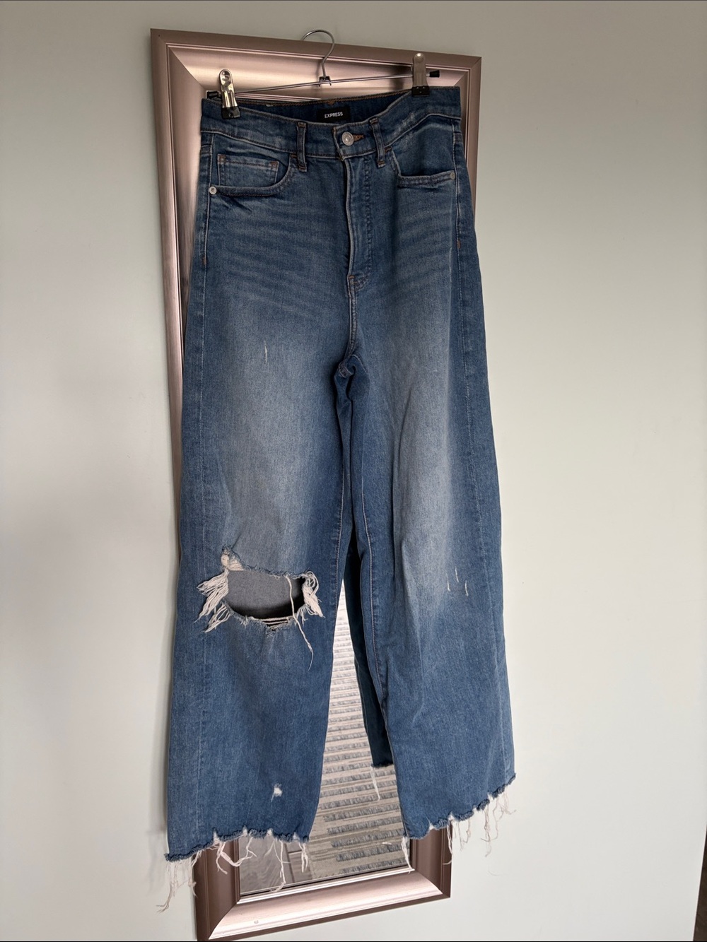 Express Wide-Leg High-Rise Distressed Jeans in Blue